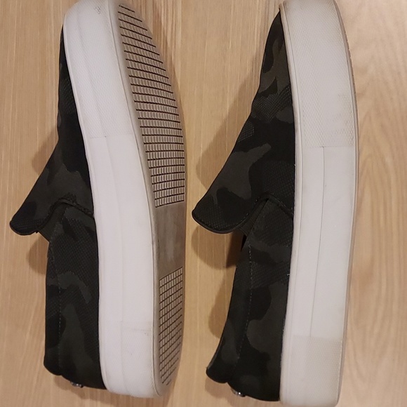 Women's Steve Madden Slip on Shoes Size 6.5 Black Camouflage - Picture 8 of 11